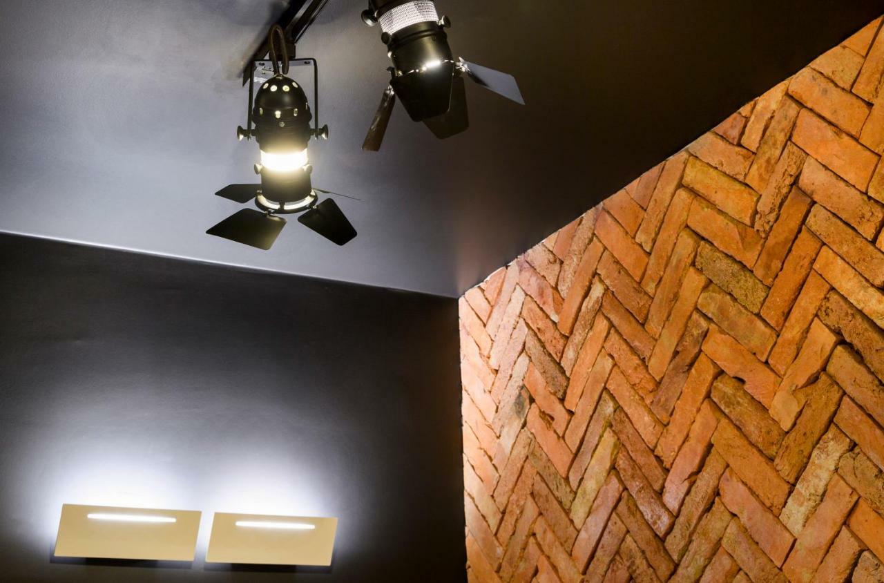 Split Industrial Design Rooms Bilik gambar